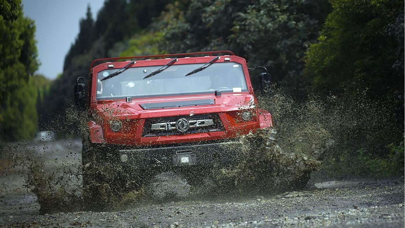 Unleash the Beast! The Dongfeng Warrior M50 Roars Onto the Scene!